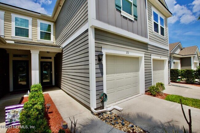 Building Photo - 272 Servia Dr