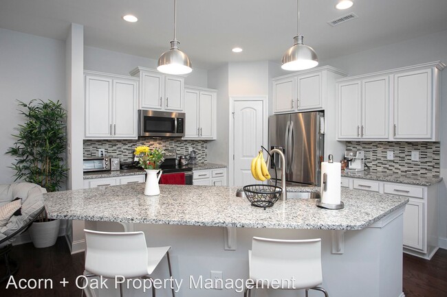 Building Photo - 3 br, 2.5 bath House - 102 Harvest Oaks Ln...
