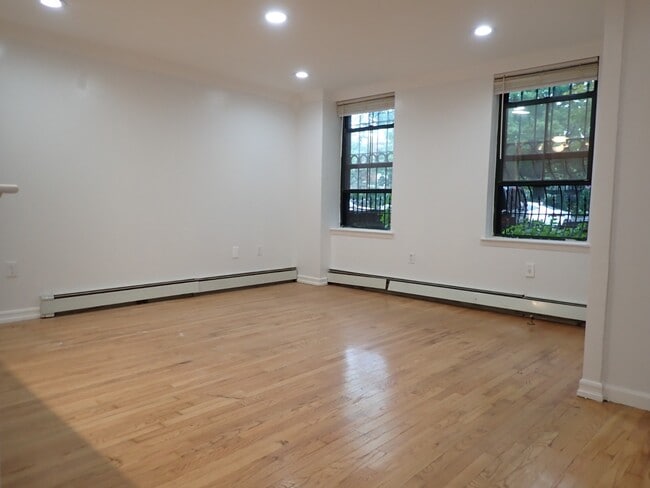 Foto del edificio - 426 Carlton Ave