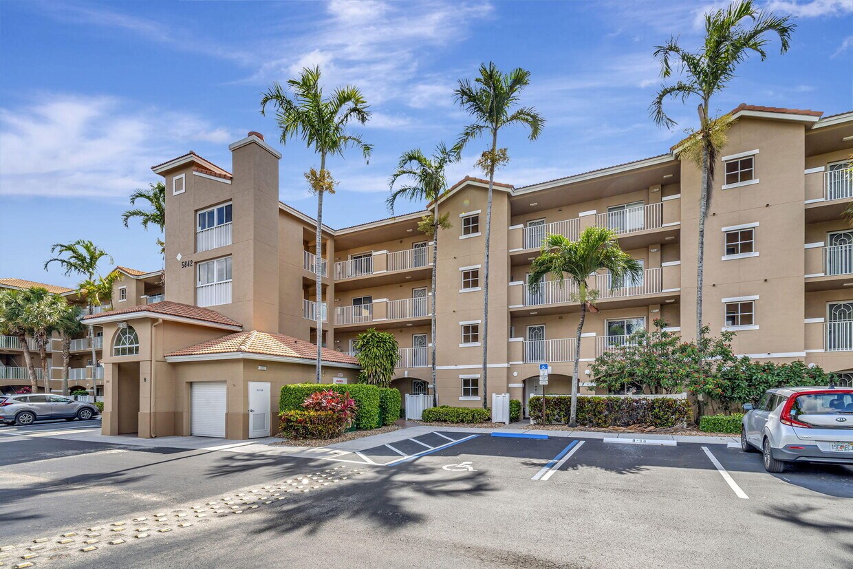 Foto principal - 5842 Crystal Shores Dr