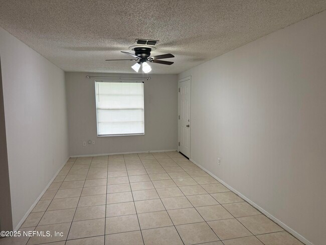 Foto del edificio - 2650 Sunrise Village Dr
