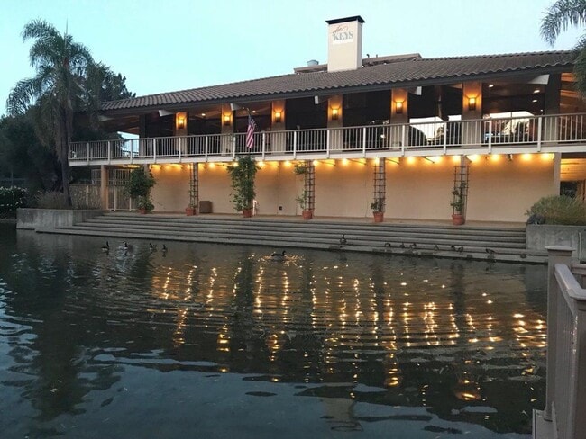 Building Photo - Spacious Upgraded Condo in The Keys – Waln...