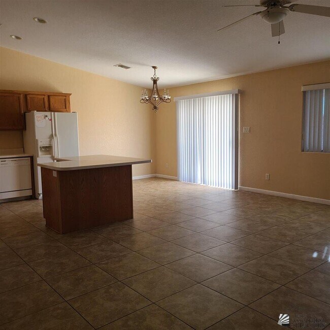 Foto del edificio - 11205 E 25th St