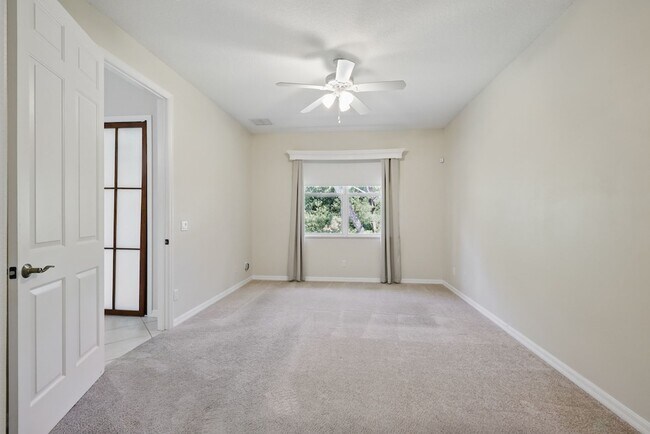 Building Photo - Pineapple Cay
