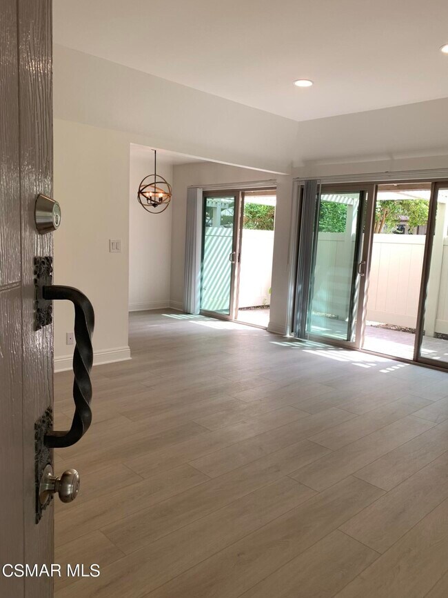 Foto del edificio - 1242 Landsburn Cir