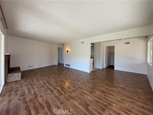 Foto del edificio - 9822 Joyzelle Dr