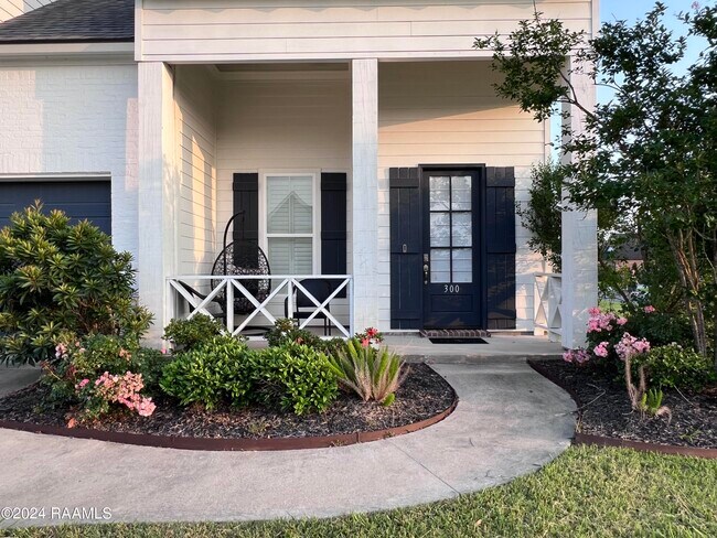 Foto del edificio - 300 Misty Wind Dr