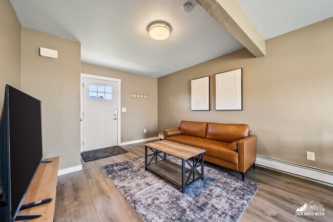 Foto del edificio - 901 E 46th Ct