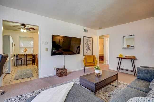 Foto del edificio - 8 Craig Ave