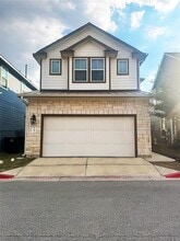 Building Photo - 144 Alexander