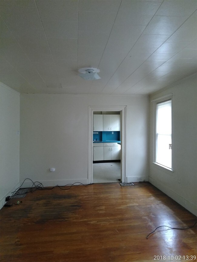 Foto del edificio - 227-29-229 Lakeview Ave