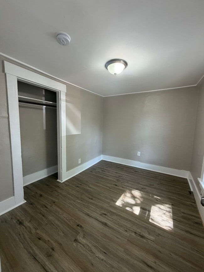 Building Photo - 50 Elkins St