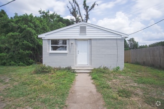 Building Photo - 37705 Primo Dr