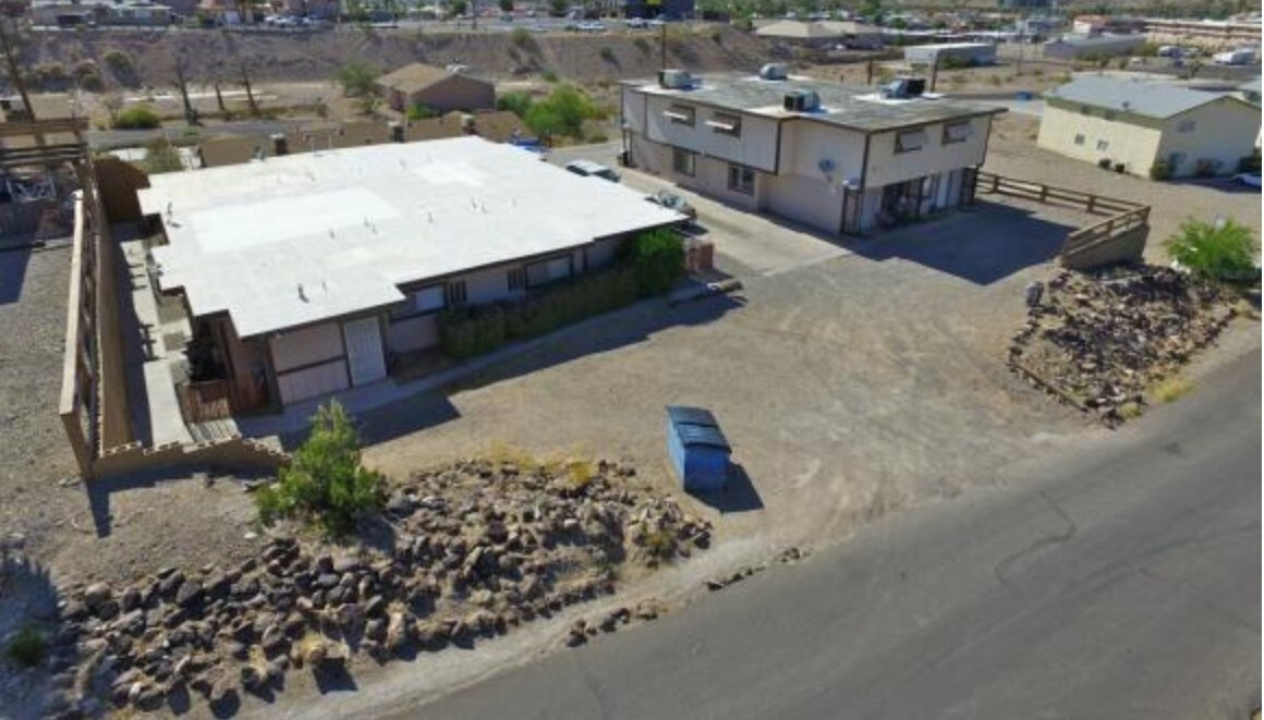 Building Photo - 1567 Sierra Vista Dr
