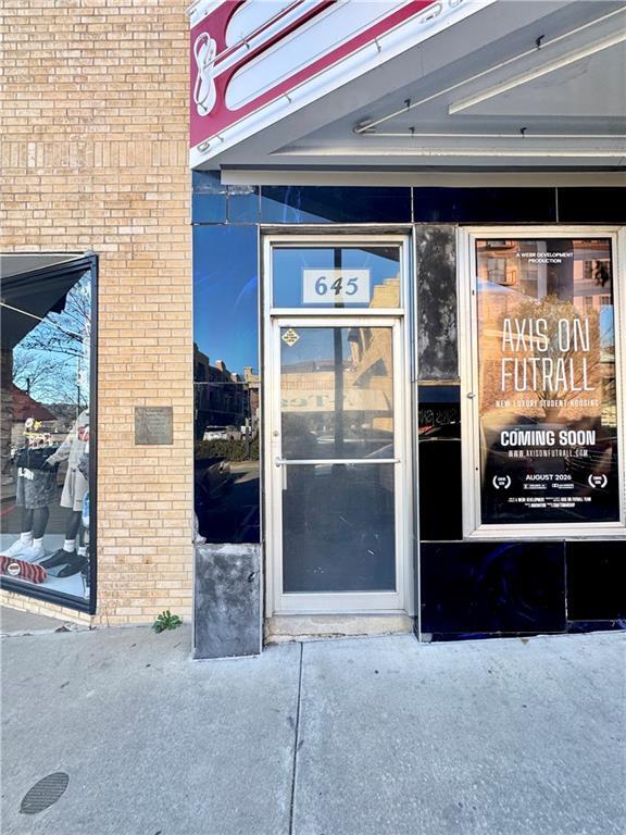Foto del edificio - 645 W Dickson St