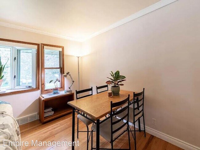 Foto del edificio - 3 br, 1 bath House - 53142 Twyckenham Dr