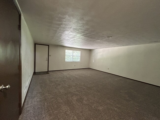 Building Photo - 2912 N River Terrace