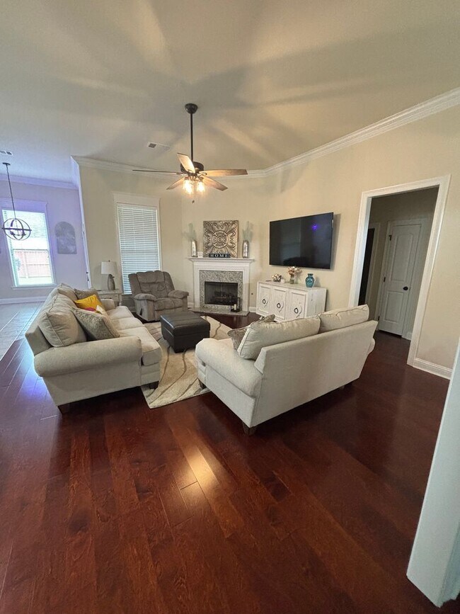 Foto del edificio - Beautiful 3 Bedroom home in Lucian Fields