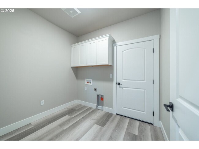 Foto del edificio - Stunning South Hill Home in Umatilla!!