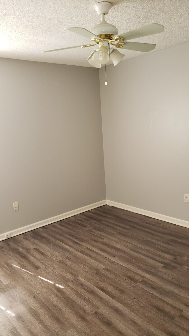 Building Photo - 3345 William Tell Dr