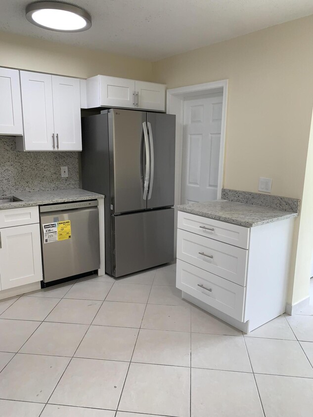 Primary Photo - 2802 Regency Ct