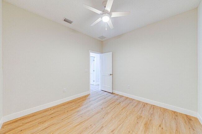 Foto del edificio - 231 N Pine Ave