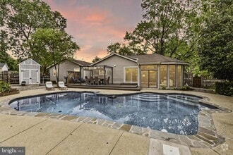 Building Photo - 7635 Bland Dr