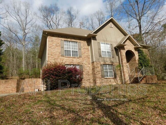 Building Photo - 238 Woodbury Dr