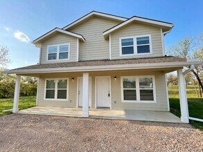 Building Photo - 1222 Nora Ln