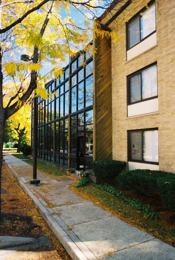 Foto del edificio - Pleasant Circle South