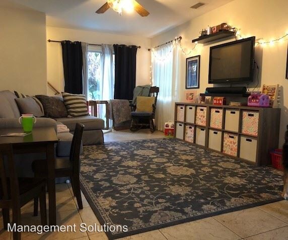 Foto principal - 2648 E St