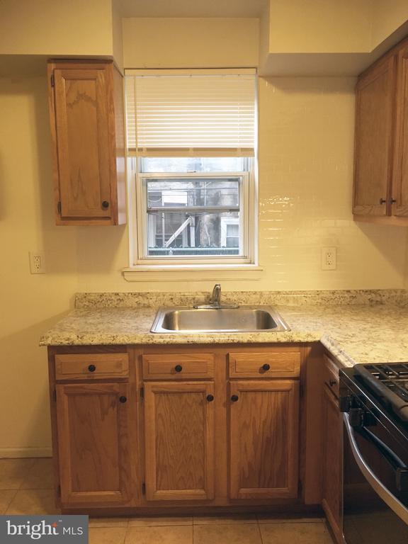 Foto del edificio - 1236 N Newkirk St
