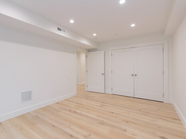 Building Photo - 495 Trapelo Rd
