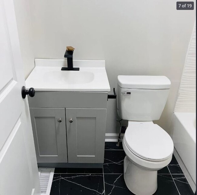 Building Photo - Gough