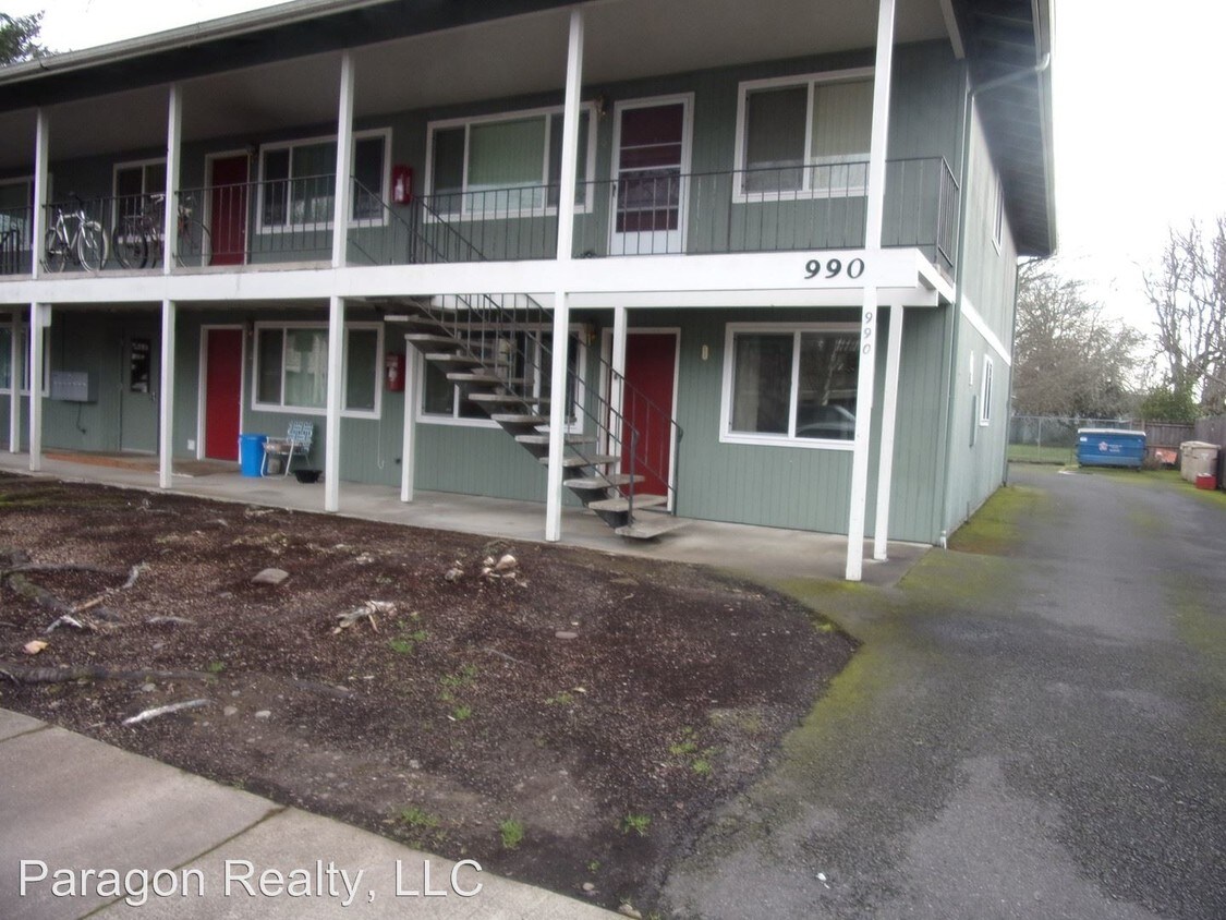 Building Photo - 990 NW Spruce Ave