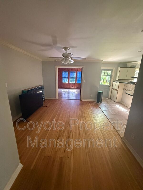 Foto del edificio - 1524 S Jamestown Ave