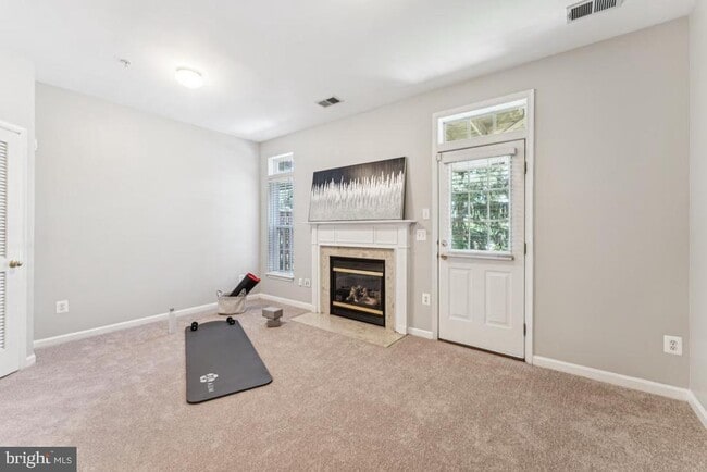 Foto del edificio - 2928 Huntington Grove Square