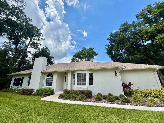 Foto del edificio - GORGEOUS, just completely renovated 3/2 Ho...