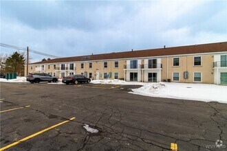 Building Photo - 11 Robert Dr