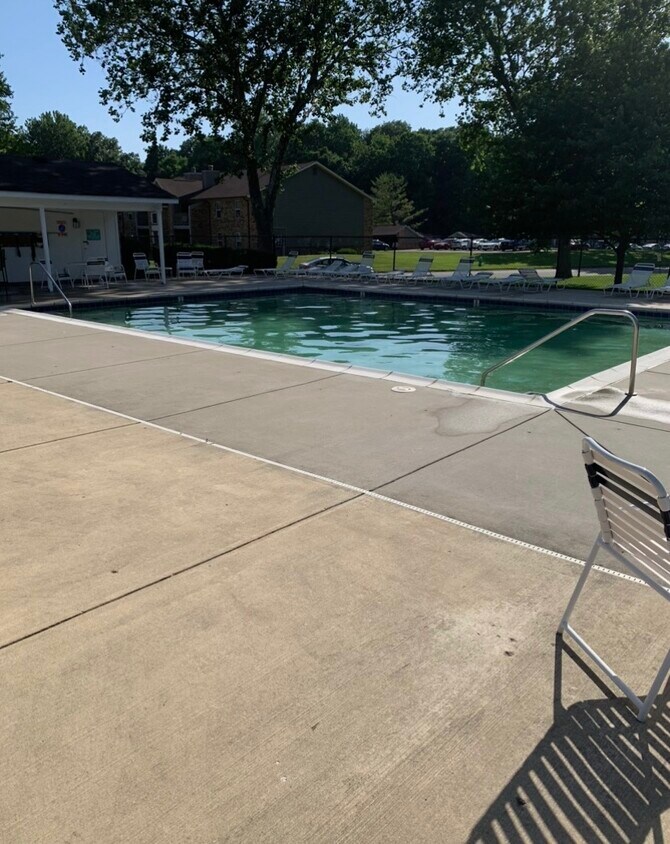 Foto principal - 8268 Woodall Dr