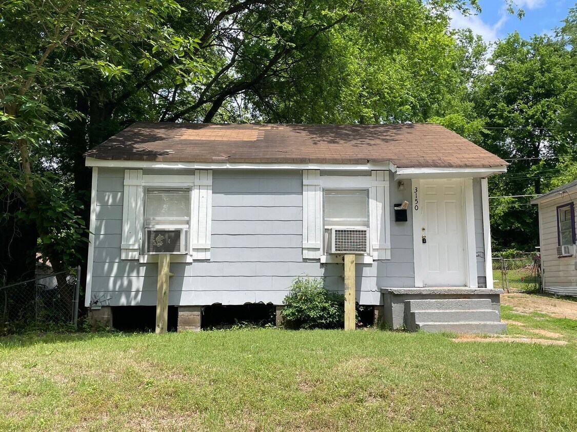 Primary Photo - Cute 2 Bedroom Home in Queensborough