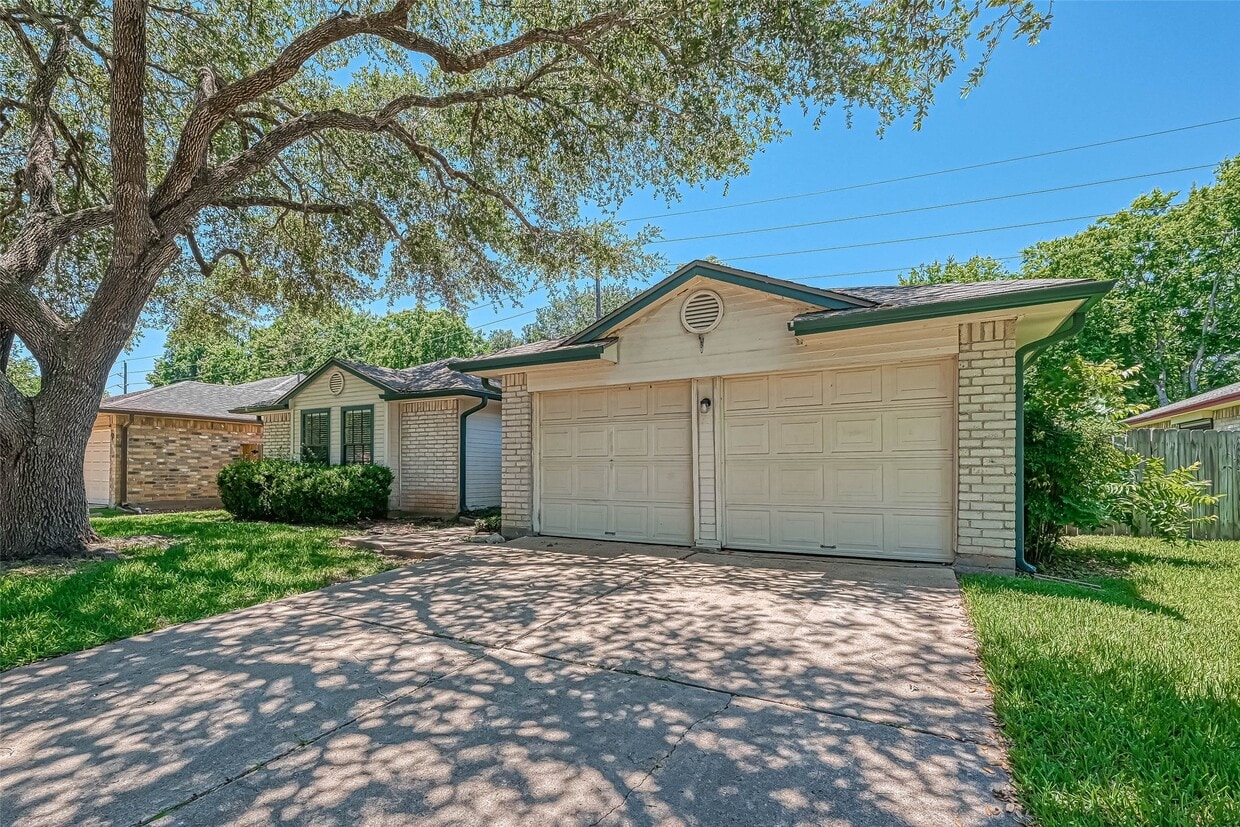 Foto principal - 923 Mayweather Ln