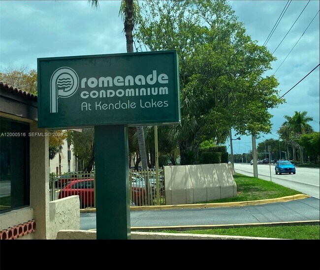 Foto del edificio - 14201 N Kendall Dr