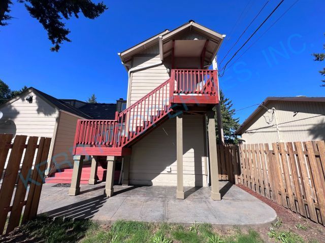 Photo - Cozy 288 sq ft Studio Retreat with Elegant Hardwood Floors - 14530 SE Main St. - B, Portland