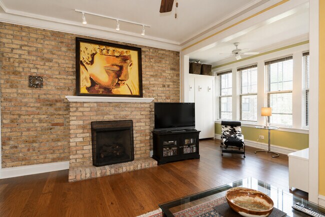 Foto del edificio - 751 W Brompton Ave