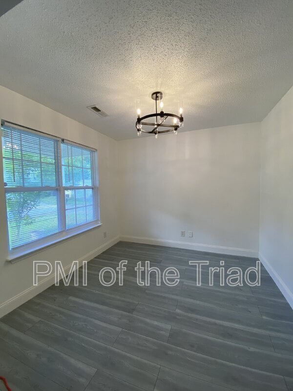 Building Photo - 202 Kinnley Ct