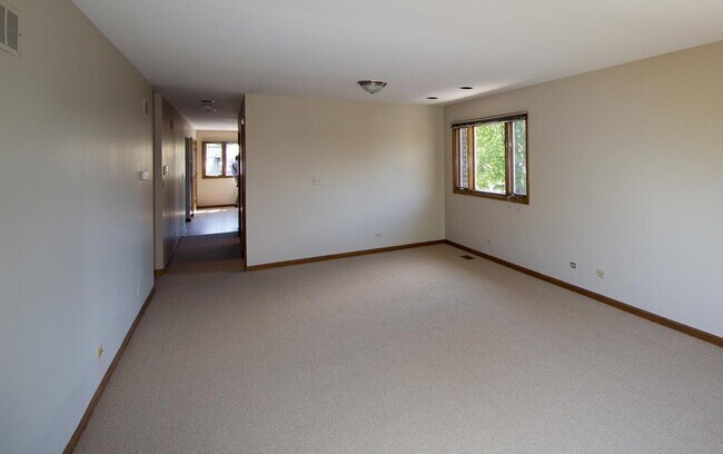 Foto del edificio - 8545 Ferris Ave