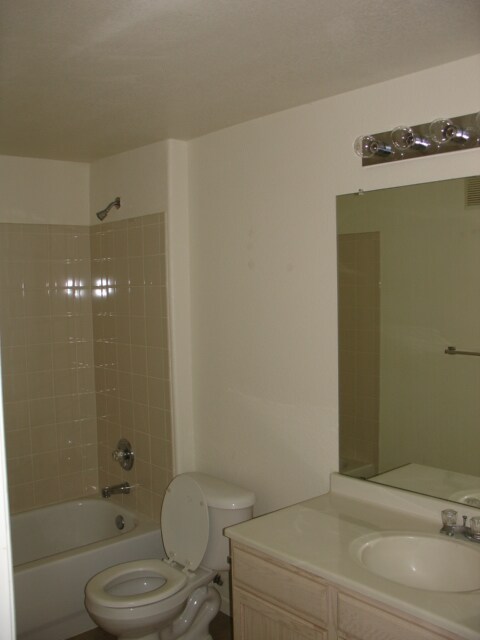 Building Photo - 9913 E Carolina Cir
