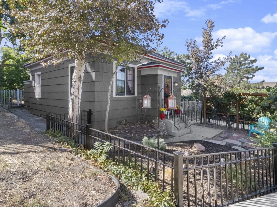 Primary Photo - Home in Salt Lake city Marmalade area.