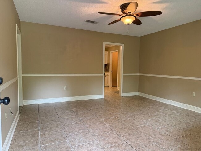 Building Photo - 106 Hickory Dr